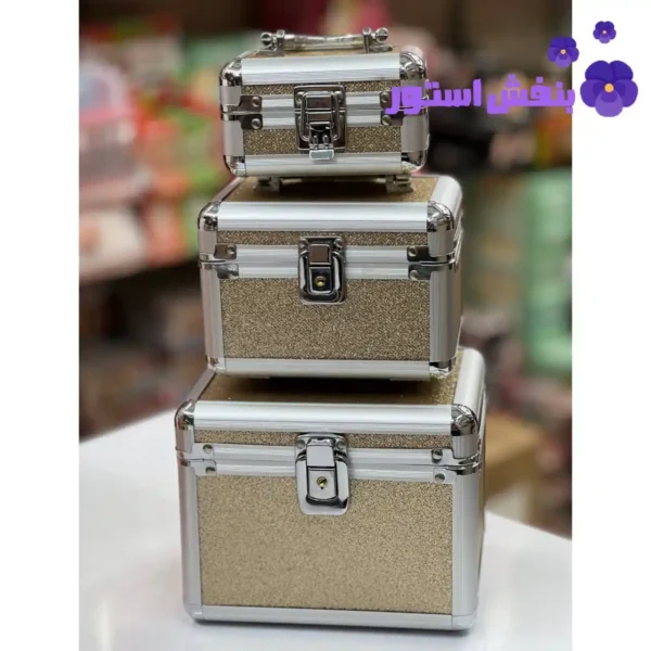 صندوقچه سه تیکه آرایشی و جواهراتصندوقچه سه تیکه آرایشی و جواهرات